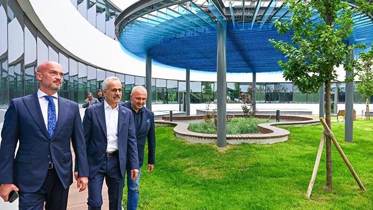 Bakan Uraloğlu: Esenboğa'nın yıllık yolcu kapasitesi 30 milyona çıkacak