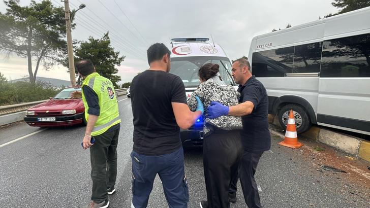 Bodrum'da servis minibüsü ile otomobil çarpıştı; 16 yaralı/ Ek fotoğraflar