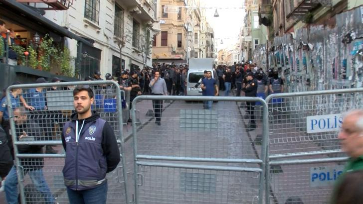 İstanbul - Beyoğlu'nda Gezi olaylarının yıl dönümünde izinsiz gösteri; gözaltına alındılar