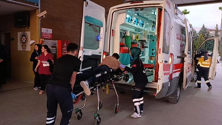 Bursa'da iki grup arasında bıçaklı- sopalı kavga:4 yaralı