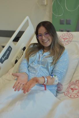 Hiperhidroz hastası üniversiteli Fatma Rabia, sağlığına kavuştu