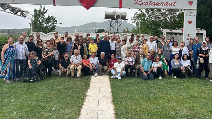 İzmir'deki Mutlular'dan 'batırık' etkinliği