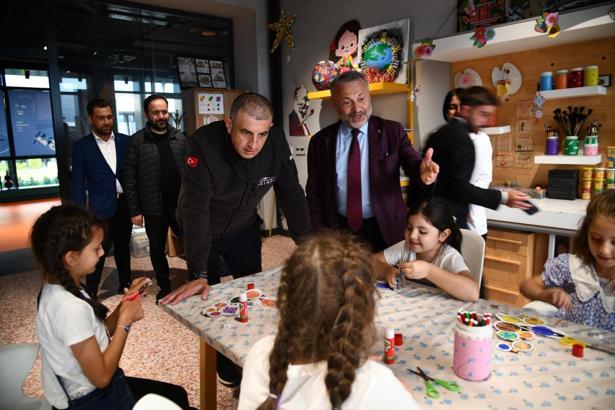 Haluk Bayraktar'dan, Özdemir Bayraktar Bilim Merkezi’ne ziyaret