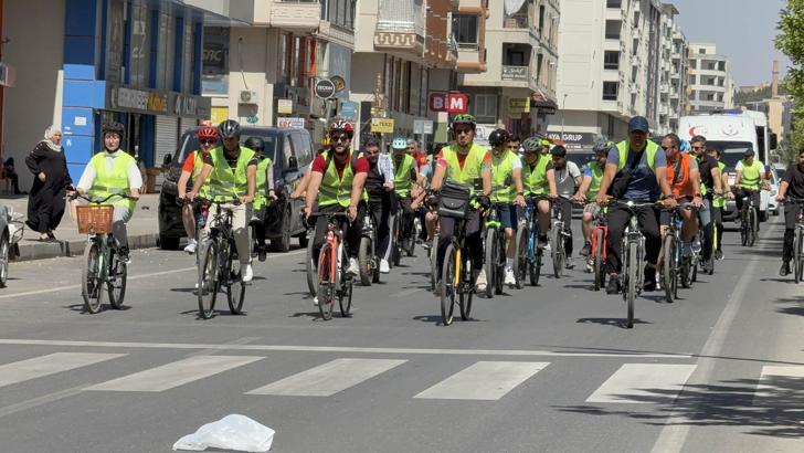 Midyat’ta bisiklet tutkunları sağlıklı yaşam için pedal çevirdi
