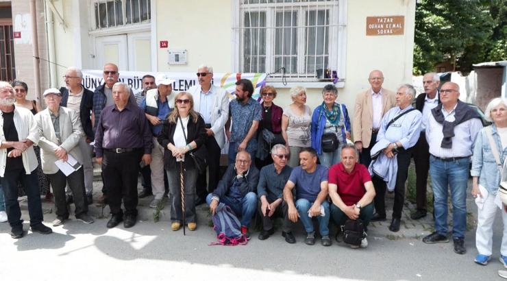 İstanbul- Orhan Kemal, ölümünün 55'inci yıl dönümünde evinin önünde anıldı