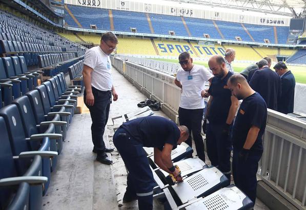 Fenerbahçe'nin stadında yenileme ve tadilat çalışmaları başladı