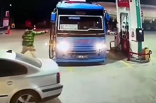 Hatlarına dahil edilen özel halk otobüslerine taş, sopa ve tabancayla saldırdılar; o anlar kamerada