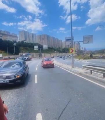 İstanbul - Maltepe'de yola düşen motosiklet sürücüsünü korumak için yolun 1 şeridini trafiğe kapattılar
