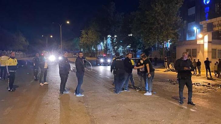 Gaziantep'te hafif ticari araç ile otomobil çarpıştı: 5 ölü, 2 yaralı