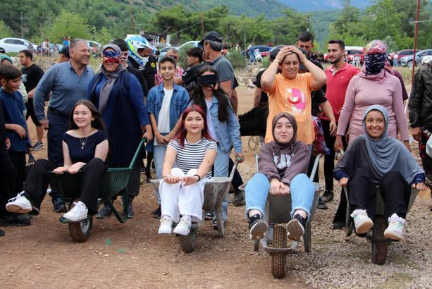 Kumluca'da renkli şenlik