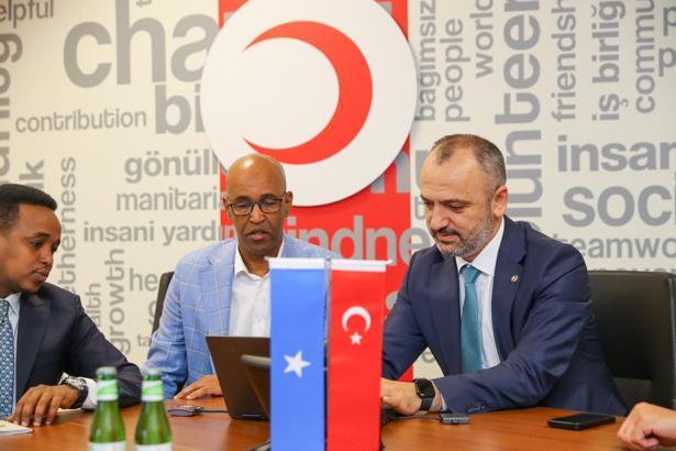 Somali Büyükelçisi Mohamed, kurban vekaletini Türk Kızılay’a verdi