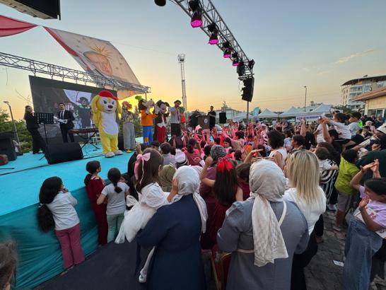 Siirt İl Emniyet Müdürlüğü’nde sünnet ettirilen çocuklar için şölen