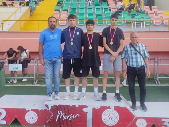 Osmaniyeli Genç Atletler Bölge Şampiyonasından madalyalarla döndü
