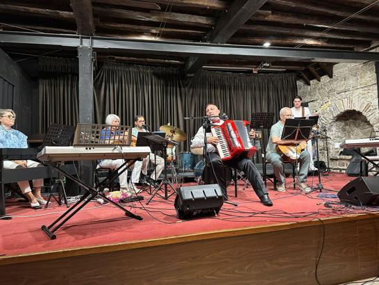 Edirneli müzisyen ve akademisyen, Yunanistan’daki özel konserde sahne aldı