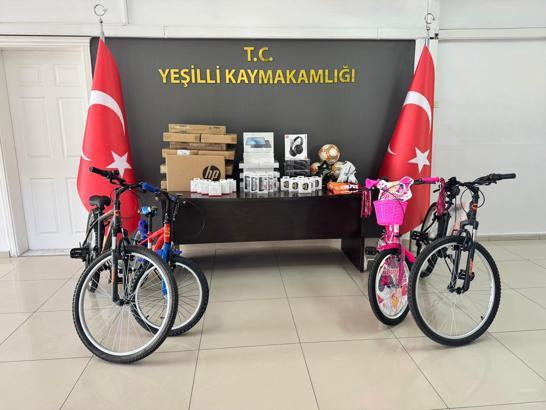 Mardin’de ebeveynlerinden yoksun çocukların hayallerini, kaymakam gerçekleştirdi