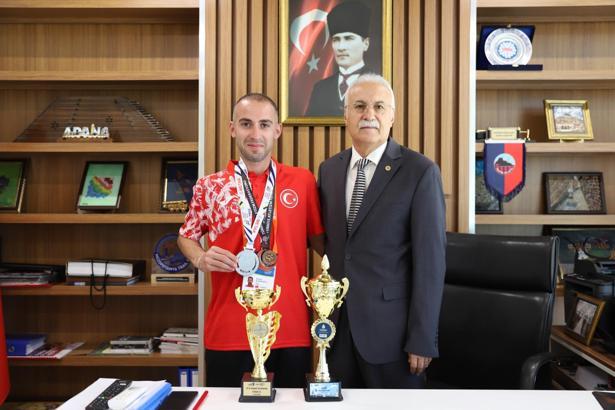 Milli atlet Ahmet Alkanoğlu, klasman şampiyonu oldu