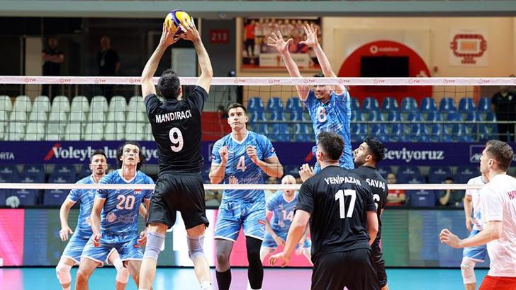 A Milli Erkek Voleybol Takımı hazırlık maçında Slovenya'ya 3-2 mağlup oldu