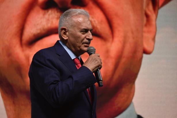 Binali Yıldırım: İzmir bunu asla hak etmiyor