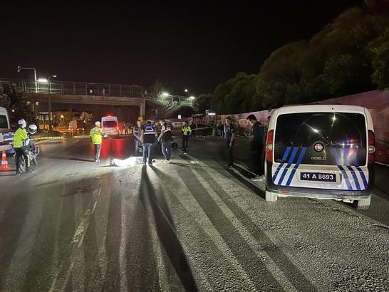 Kocaeli'de TIR'la çarpışan motosikletli öldü