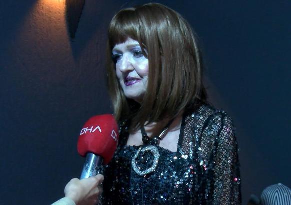 72 yaşında sahneye çıkan Gülden Karaböcek, 43 yıl önce izdiham yaşanan Londra konserini unutamıyor