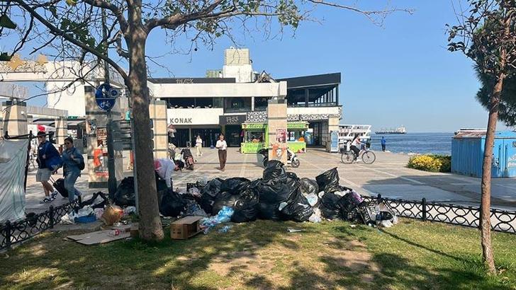 İzmir'de grevin 6'ncı gününde Konak'ta çöpler birikti
