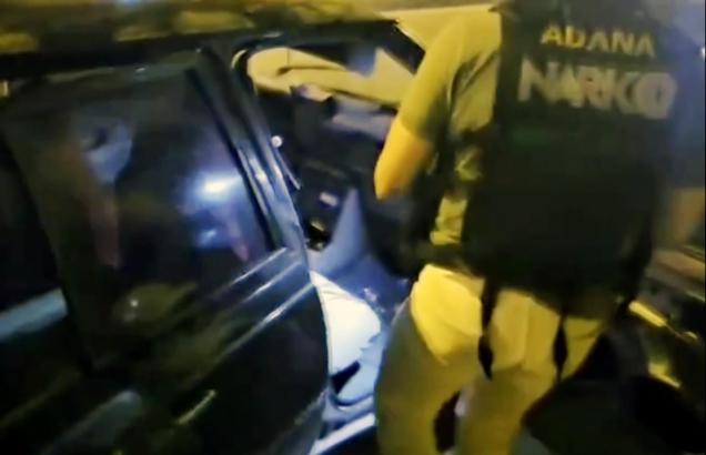 Otomobilinde bonzai, evinde uyuşturucu hap ele geçirildi; tutuklandı