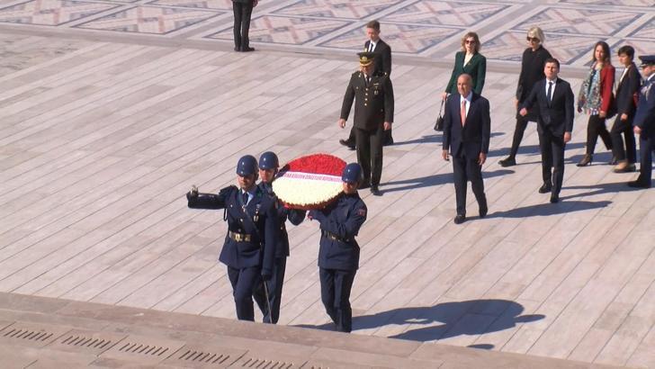 ABD Büyükelçisi Barrack'tan Anıtkabir'e ziyaret