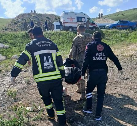 Dereye uçan otomobildeki çift ile çocukları öldü / Ek fotoğraflar