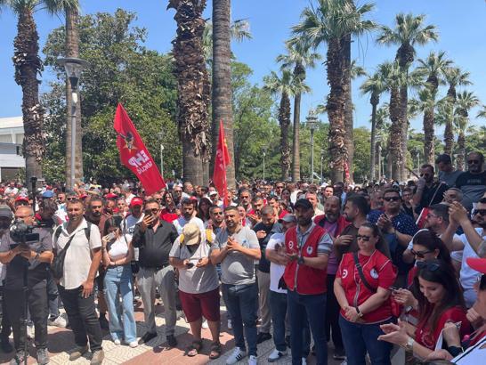 İzmir'de grevin 6'ncı gününde Konak'ta çöpler birikti (3)