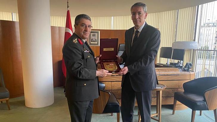 Orgeneral Bayraktaroğlu, Akdeniz Kara Kuvvetleri Komutanları Sempozyumu’na katıldı