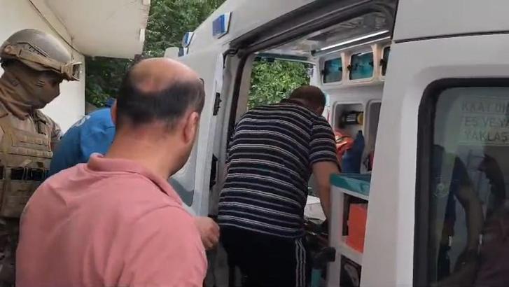 Şizofreni hastasının rehin aldığı annesi, babası ve kız kardeşi kurtarıldı (2)