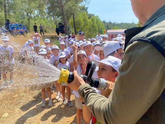 Bodrum'da öğrencilere orman yangınlarıyla mücadele eğitimi