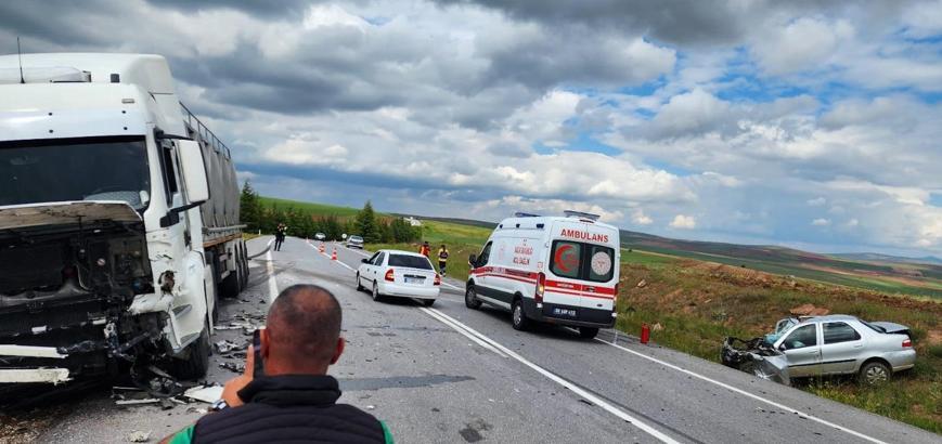 Nevşehir'de süt tankeri ile otomobil çarpıştı: 2 ölü