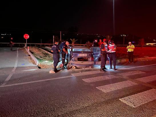 Aydın'da 2 otomobil çarpıştı: 2 ölü, 3 yaralı