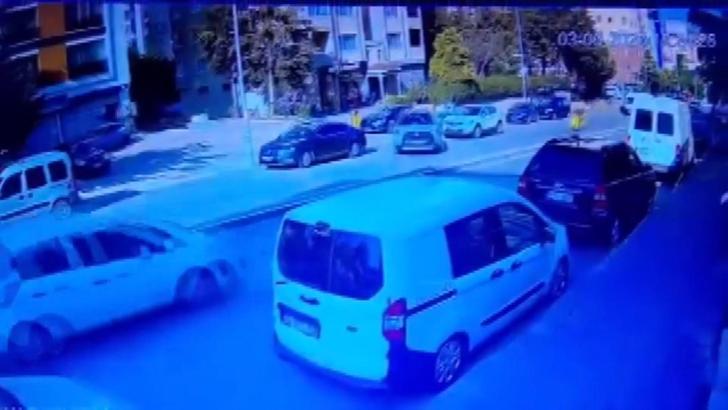 İstanbul - Ataşehir’de motosiklet kazası kamerada