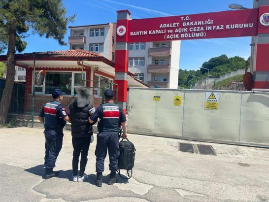 Haklarında hapis cezaları bulunan 4 şüpheli yakalandı