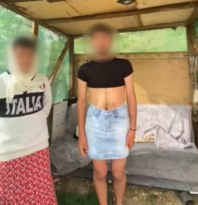 İstanbul- Arnavutköy'de kuş çaldığını iddia ettikleri kişilere tehdit edip kadın kıyafeti giydirdiler