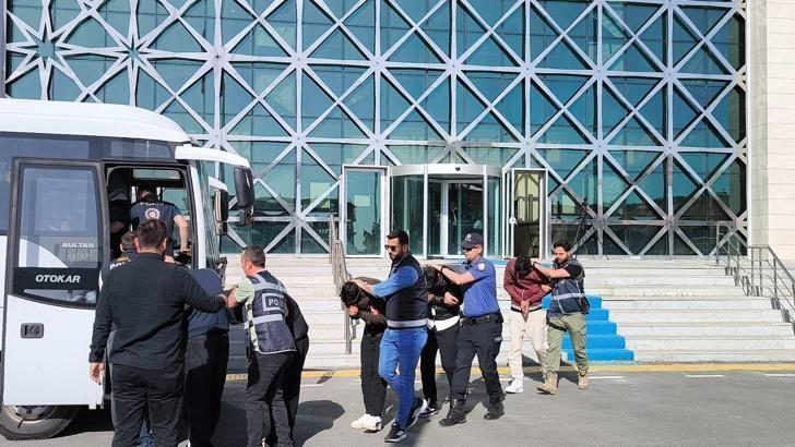 Tesettür giyimi satma bahanesiyle dolandırıcılık yapan çete çökertildi