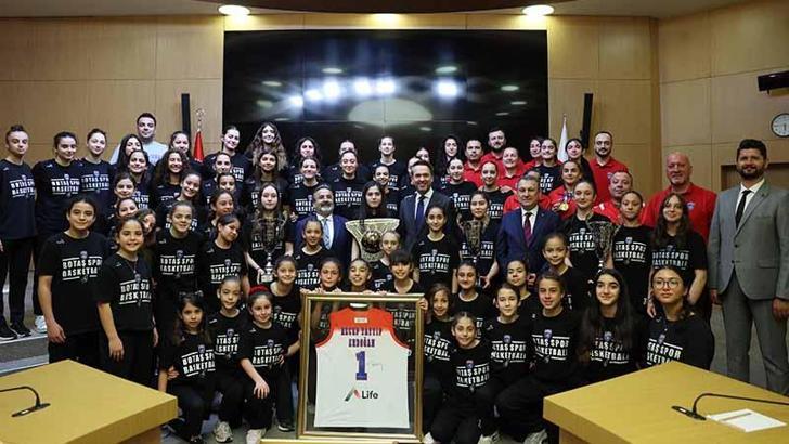 Bakan Bayraktar, BOTAŞ Spor Kulübü'nü kabul etti