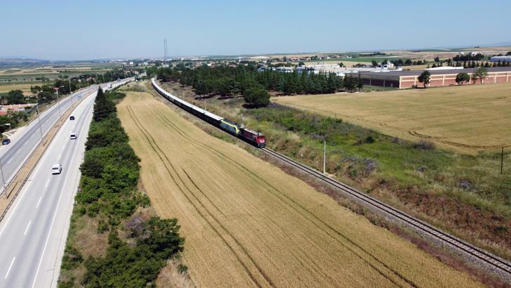 Tarihi Orient Express, Kapıkule'de halk oyunları gösterileriyle karşılandı