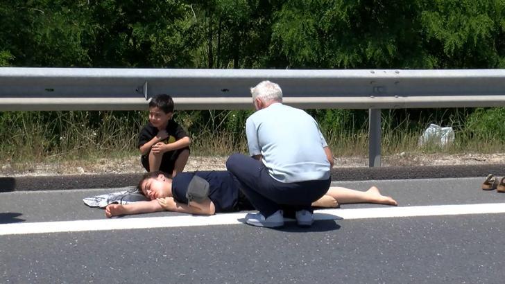 İstanbul-Kuzey Marmara Otoyolu'nda kaza; ambulans gelene kadar annesinin başucundan ayrılmadı