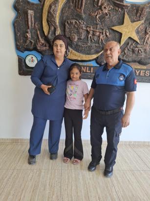 Kaybolan engelli çocuk annesine teslim edildi