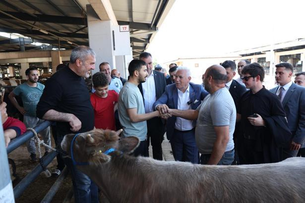 Başkan Bozbey’den Kurban Pazarı’na ziyaret