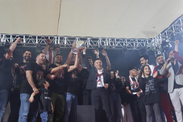 25 yıl sonra 1'inci Lig'e çıkan Van Spor'dan coşkulu kutlama