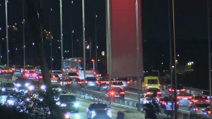 İstanbul'un çıkış güzergahlarında trafik yoğunluğu