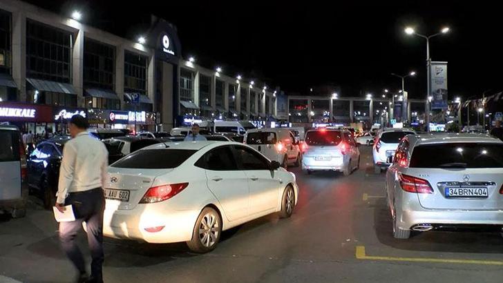 15 Temmuz Demokrasi Otogarı ve köprülerde bayram yoğunluğu gece de sürdü
