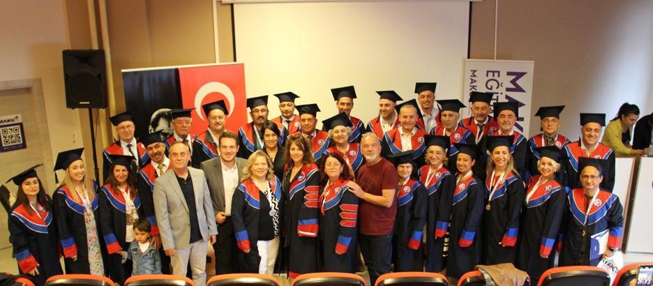 MAKÜ'de eski mezunlar biniş giydi