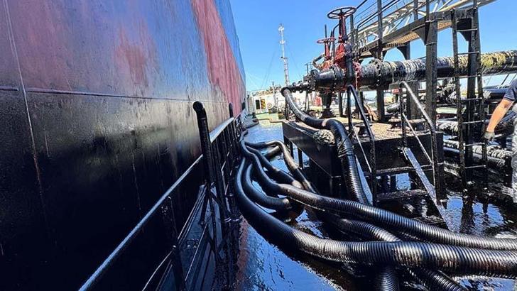 Çanakkale'de denizi kirleten gemiye 8 milyon lira ceza