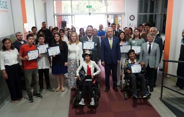 EÜ İzmir Access the Game Hackathonu başarıyla tamamlandı