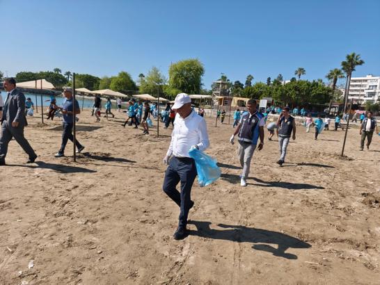 Yumurtalık’ta temizlik dayanışması